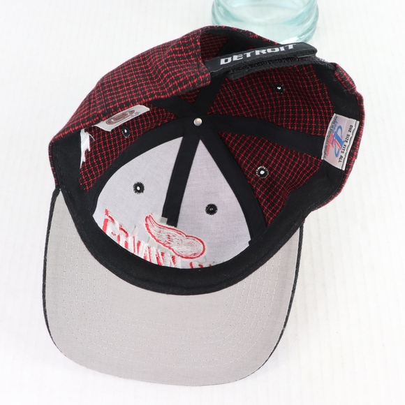 90s Logo Athletic Detroit Red Wings Strapback Hat - Picture 6 of 8